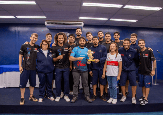 Campeões da 51ª Olimpíada Colegial Guarulhense são homenageados no Paço Municipal
