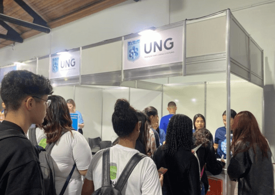 Público lota estandes da UNG na 10ª Feira do Estudante