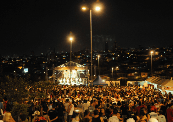 Evento na Praça Transguarulhense celebra o aniversário de Guarulhos