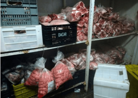 Procon Guarulhos multa açougue por vender produtos vencidos