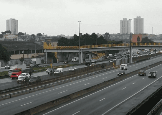 CCR RIOSP faz remodelação de passarela na passarela Café Jardim, no KM 229  da Dutra