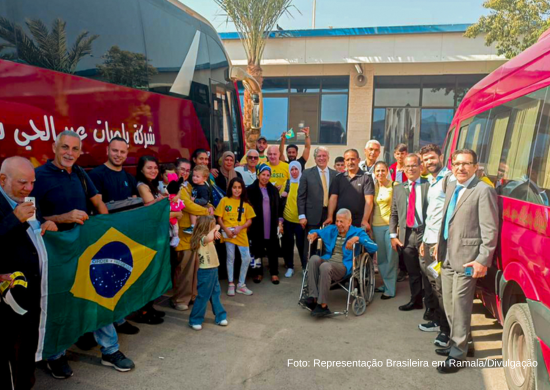 Grupo de 32 brasileiros é resgatado da Cisjordânia, na Palestina