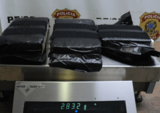 Passageiro é detido em Guarulhos com 10kg de cocaína escondida em embalagens de bombons e café