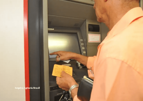 Bancos fecham nesta quarta-feira e reabrem na quinta