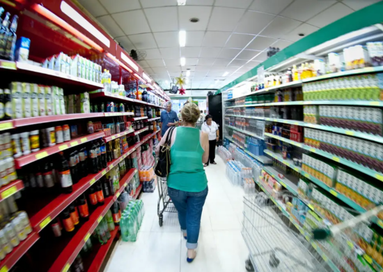 Cesta básica sobe em 14 capitais brasileiras em fevereiro