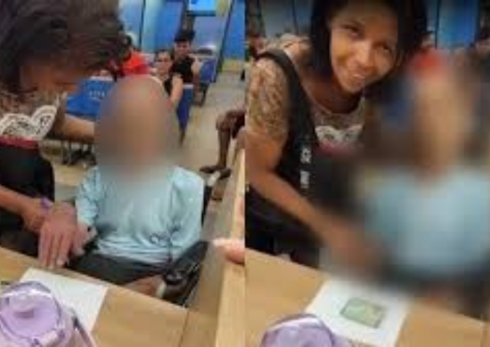 Mulher que levou idoso morto a banco passa por audiência de custódia