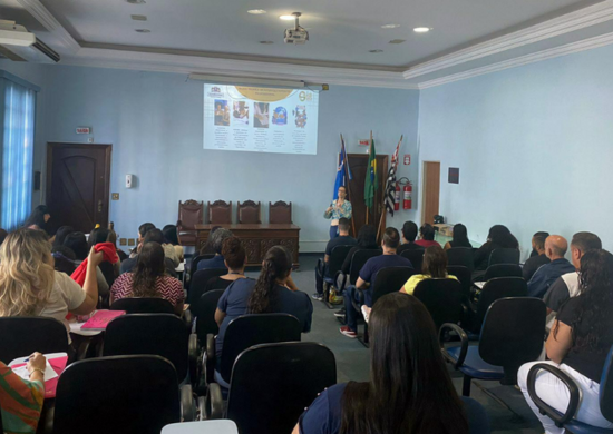 Prefeitura treina 53 novos funcionários para a área da saúde