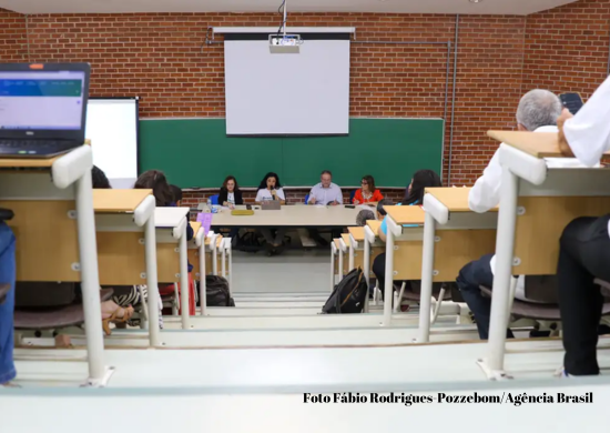 Professores de universidades e instituições federais encerram greve