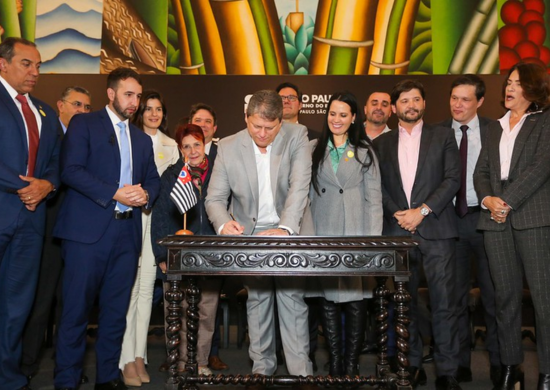 Escolas de SP podem manifestar interesse no programa de unidades cívico-militares