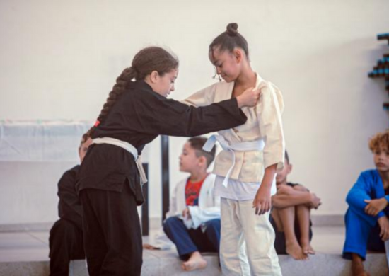 Prefeitura oferece aulas gratuitas de jiu-jitsu e funcional na EPG Jean Piaget