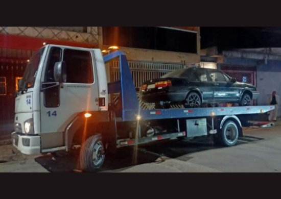 GCM autua e recolhe veículo por perturbação do sossego público no Jardim Centenário