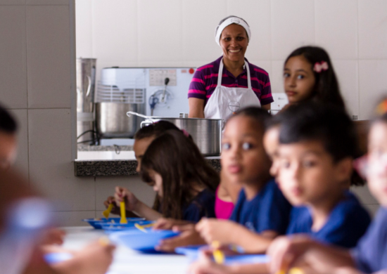 Almoço nas férias: famílias de alunos têm até esta quarta para manifestar interesse