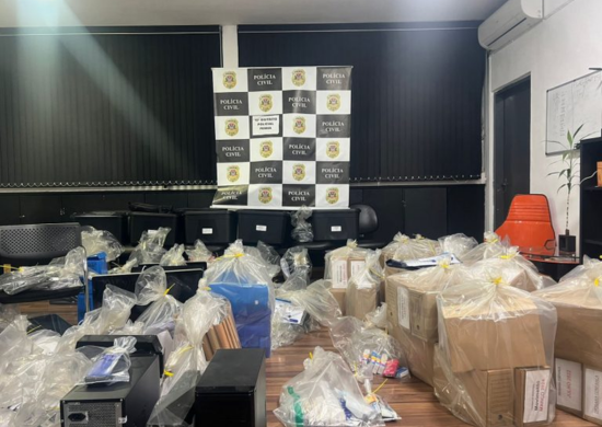 Polícia de SP apreende carros de luxo, armas e dinheiro em operação contra facção