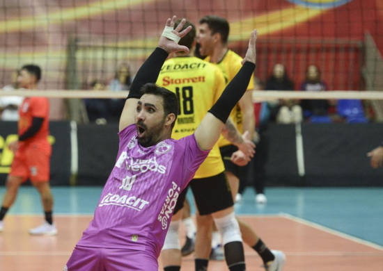 Vedacit Vôlei Guarulhos dá show e vence Santo André por 3 sets a 0