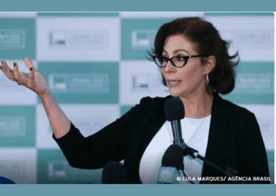 Deputada Carla Zambelli é internada e falta a depoimento no STF