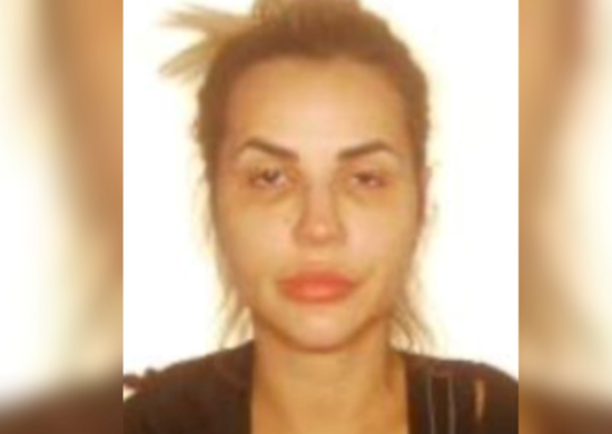 Justiça concede habeas corpus a Deolane Bezerra, mas mãe da influenciadora permanece presa