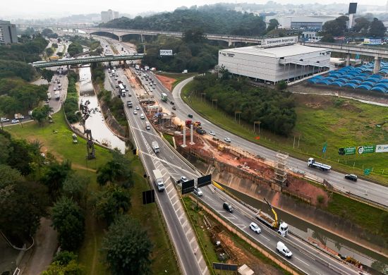 CCR RioSP inicia fase de montagem de vigas do novo viaduto de interligação da Via Dutra à Hélio Smidt