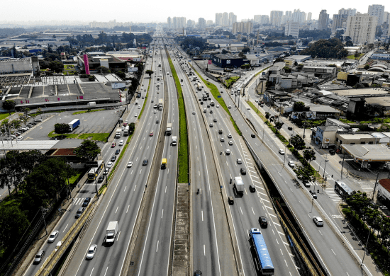 Via Dutra e Rio-Santos devem receber mais de 960 mil veículos