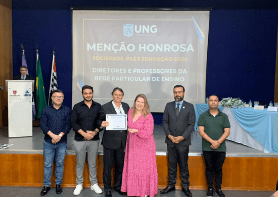 Gestores de escolas particulares e líderes comunitários são condecorados pela UNG