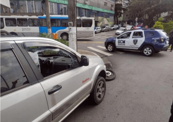 GCM de folga presencia roubo em andamento e prende dois homens no Centro