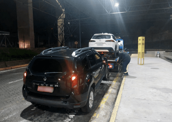 GCM apreende veículos por transporte clandestino de passageiros no aeroporto