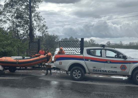 Prefeitura atende moradores da Vila Any e reforça o cuidado com as chuvas