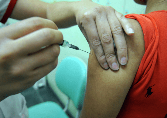 Guarulhos incentiva vacinação contra a febre amarela antes do Carnaval