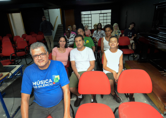 Sessão inclusiva de cinema no Conservatório traz alegria e esperança a pessoas com deficiência
