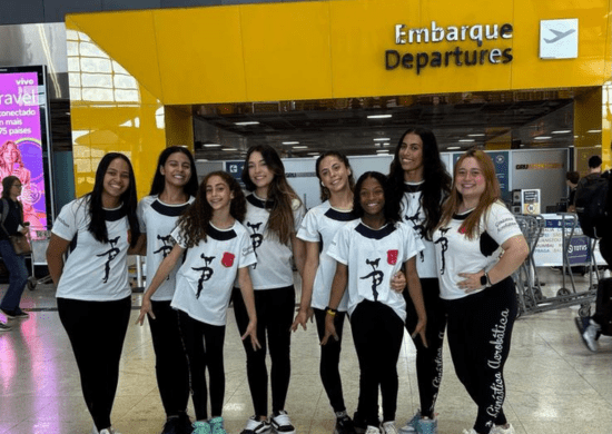 Ginástica acrobática de Guarulhos representa o Brasil em torneio internacional