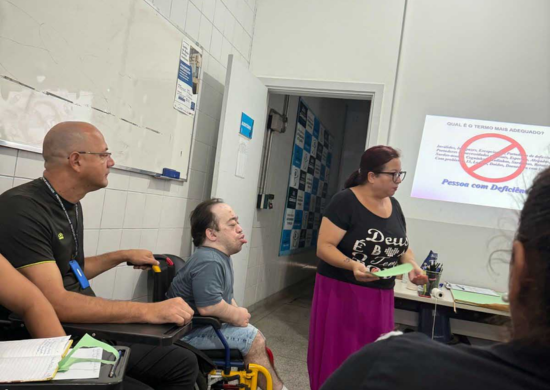 Prefeitura capacita monitores e condutores do transporte escolar para atender pessoas com deficiência
