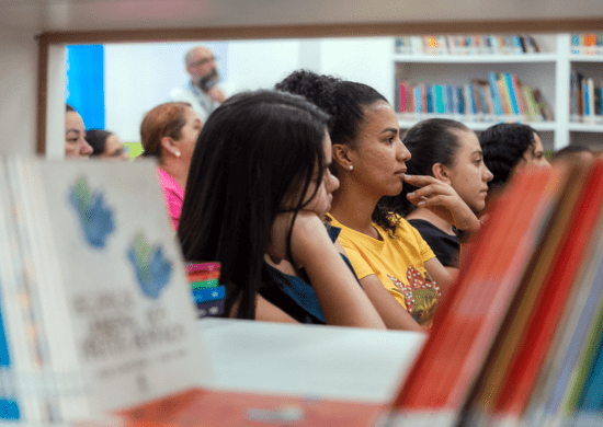 Palestra no CEU Ponte Alta inspira professores da rede municipal