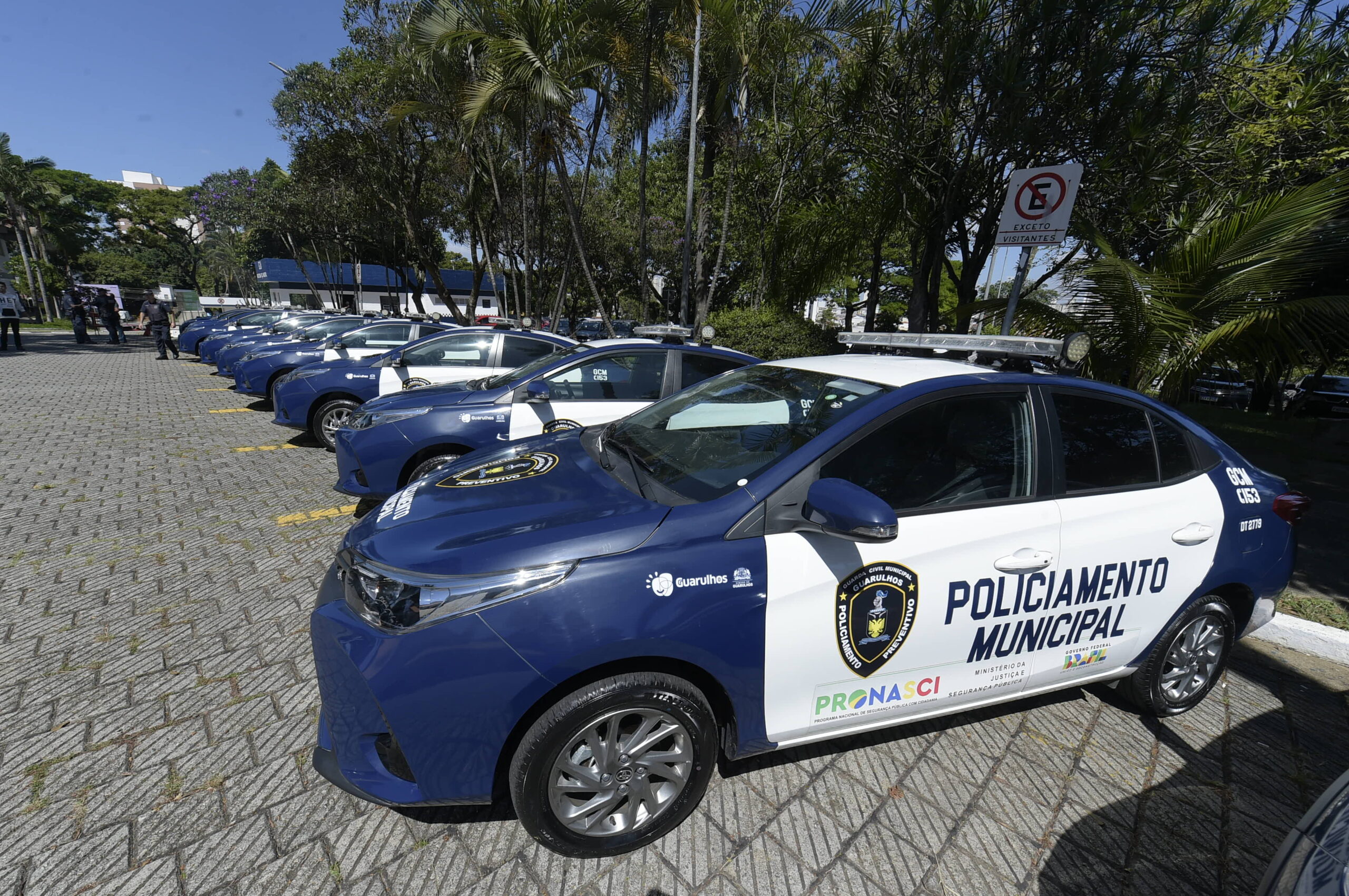 Prefeitura reforça a segurança com a entrega de 27 novas viaturas de policiamento municipal