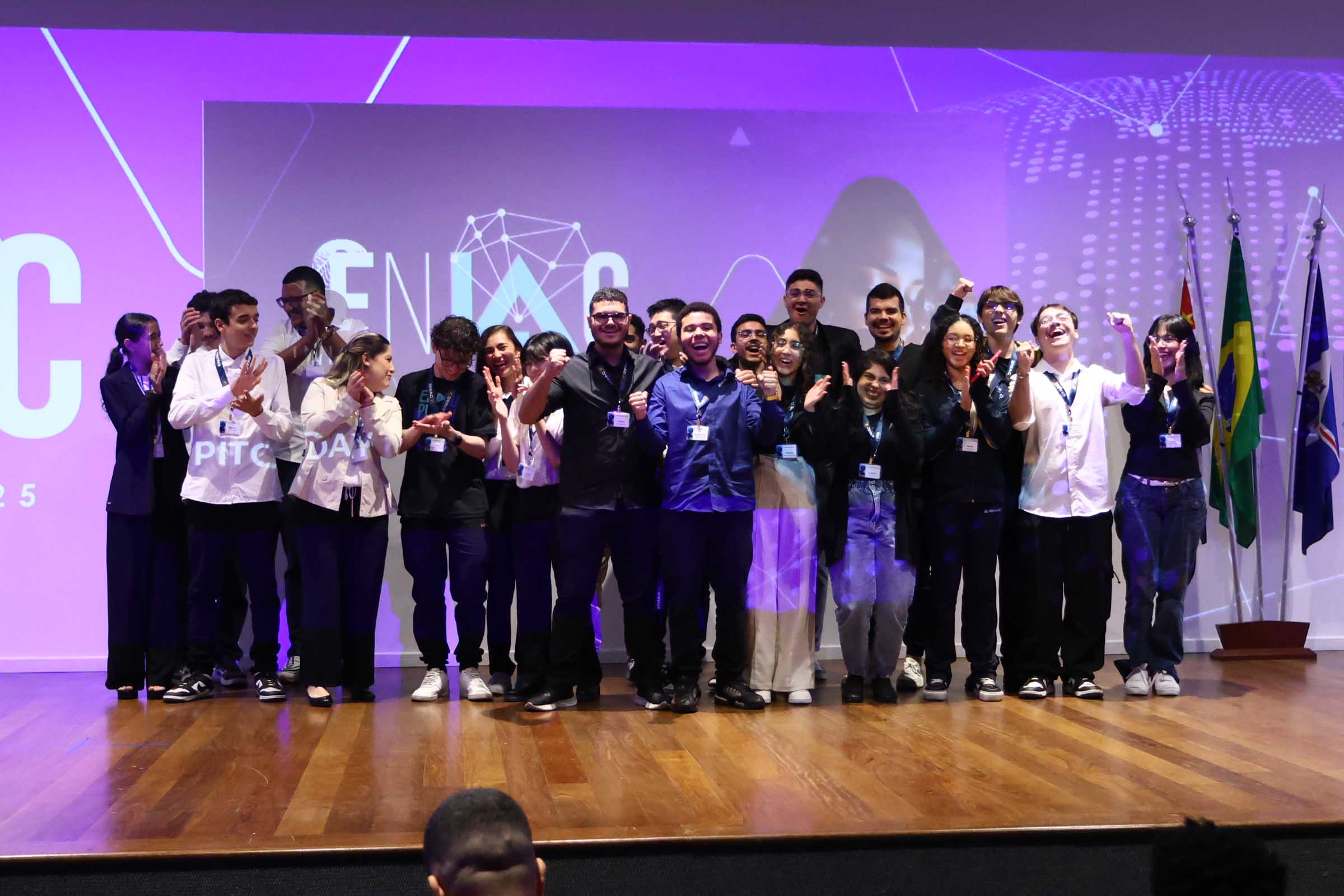 Prefeitura apoia evento científico e tecnológico em centro universitário