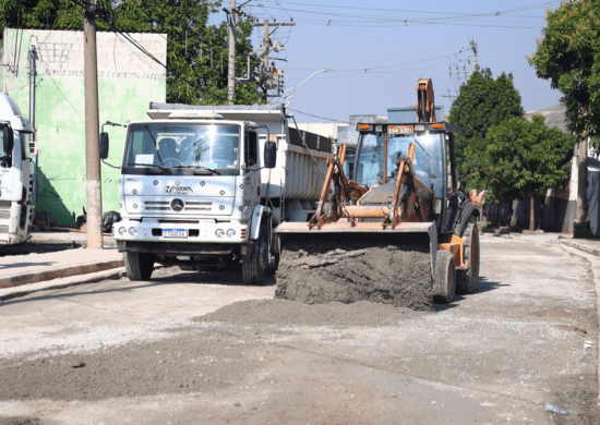 Prefeitura avança em obras de pavimentação e drenagem no bairro Cumbica