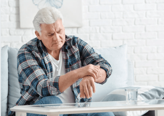 Doença de Parkinson: desafios e avanços no tratamento no Brasil