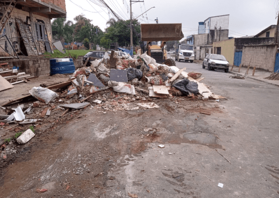 Resíduos são removidos pela Prefeitura na região do Jardim Bela Vista