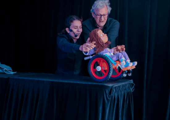 Cia Truks aborda sensibilidade, inclusão e acessibilidade em espetáculo na EPG Anselmo Duarte