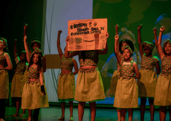 Prefeitura recebe o selo de reconhecimento por destaque na equidade racial na educação