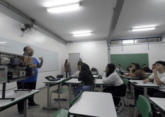 Prefeitura leva projeto Juventude na Escola para alunos do Cidade Soberana