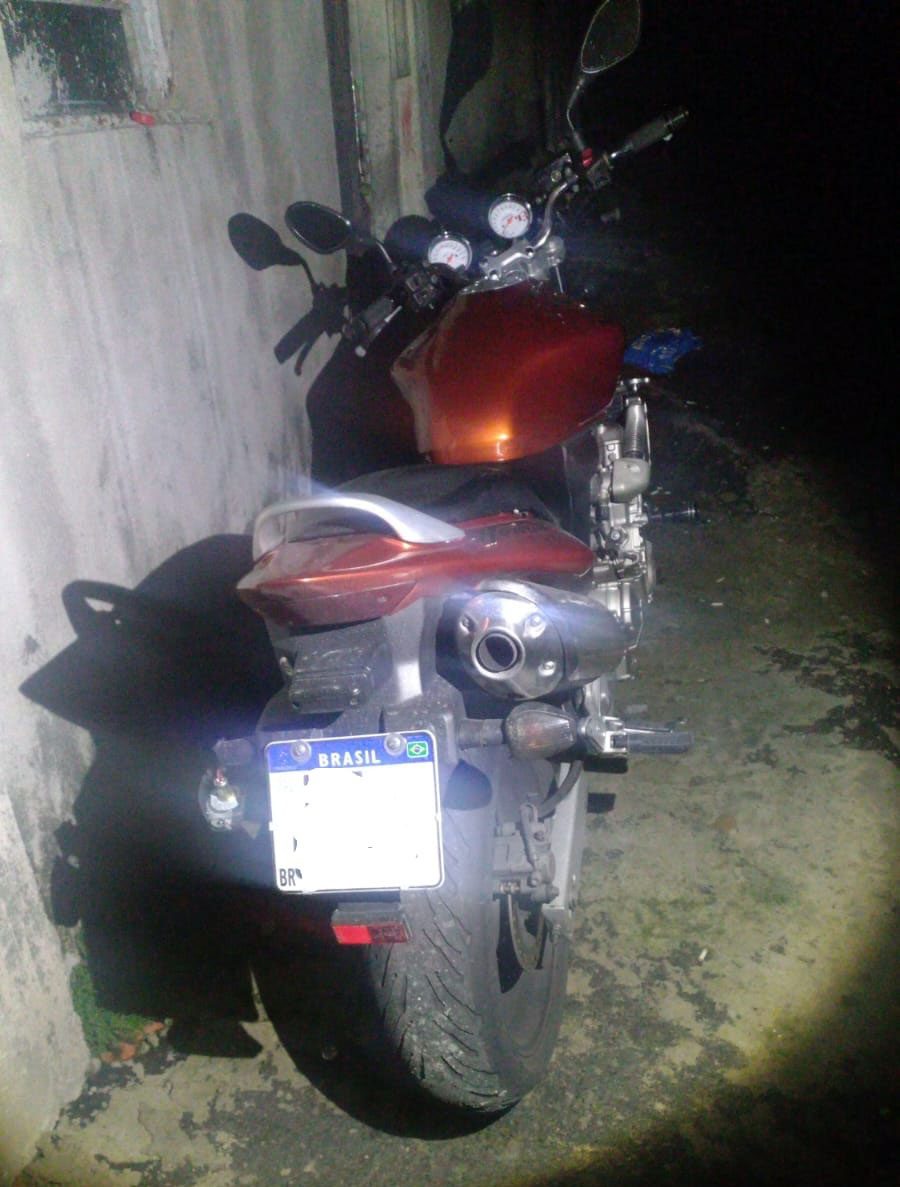 GCM socorre vítima de roubo e recupera a motocicleta logo após o crime