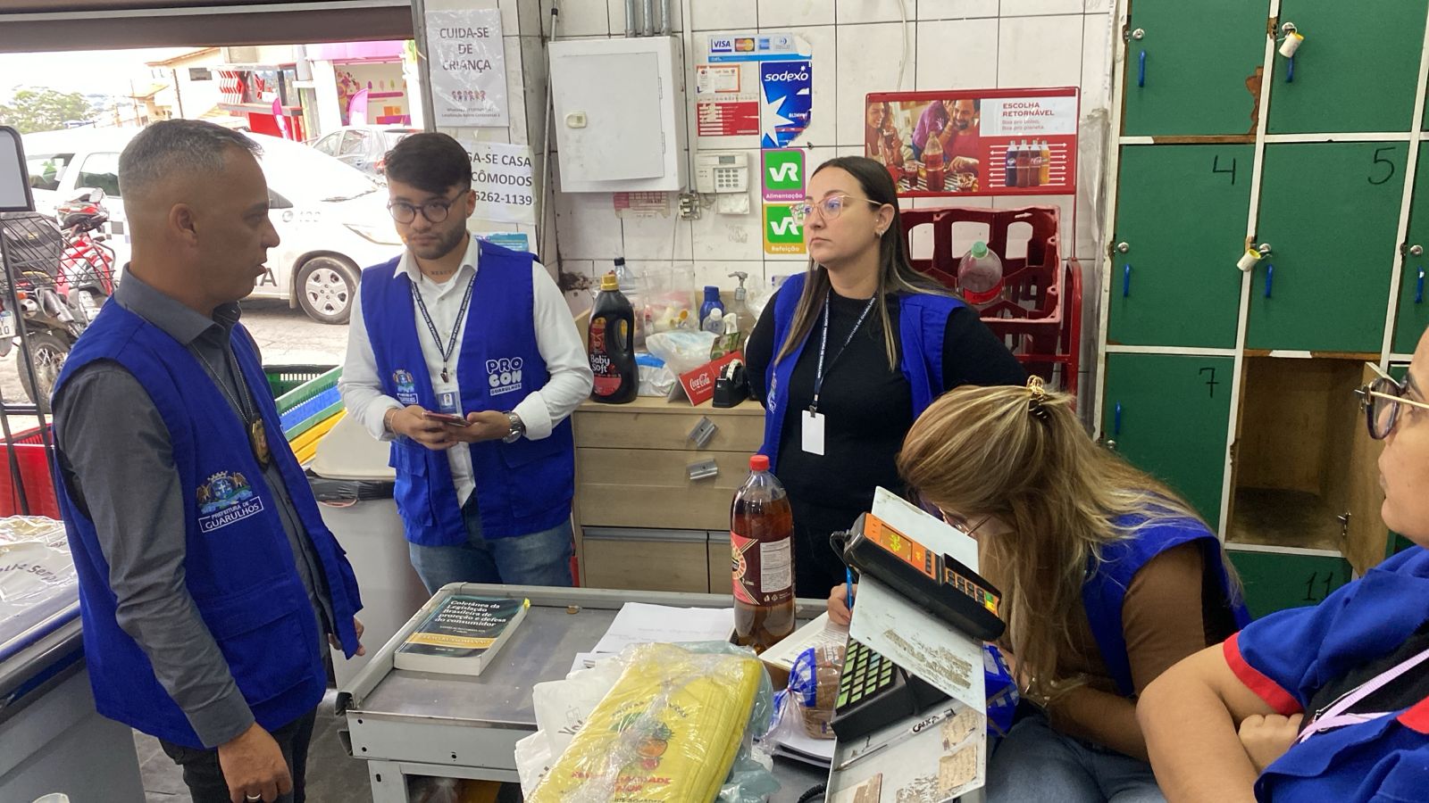 Operação do Procon Guarulhos fiscaliza e autua supermercados com irregularidades