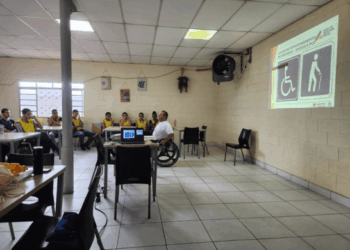 Prefeitura promove o Maio Amarelo em empresa de embalagens