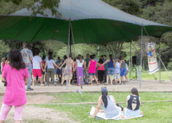 Danças Circulares promovem bem-estar e consciência coletiva no Bosque Maia no domingo