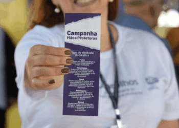 Prefeitura promove campanha de combate à violência contra a mulher no Shopping Maia