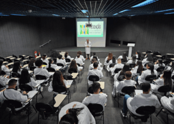 Programa internacional P.A.R.T.Y. mobiliza alunos de escola estadual na Vila Nova Cumbica