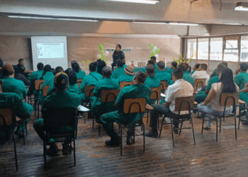 GCM realiza palestra sobre violência doméstica para funcionários de empresa em Cumbica