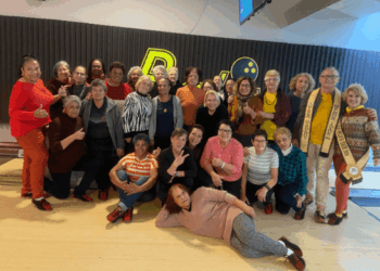 Idosos de Guarulhos se reúnem para tarde animada de boliche