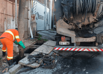 Boca de lobo é desobstruída pela Prefeitura no Soberana