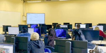 Prefeitura realiza seminário na área de ensino de tecnologia para professores