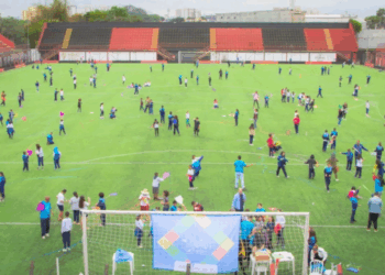 Revoada de pipas incentiva brincadeira segura